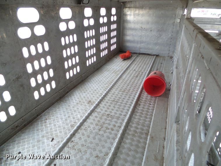 image for item DG0353 2004 Barrett livestock trailer