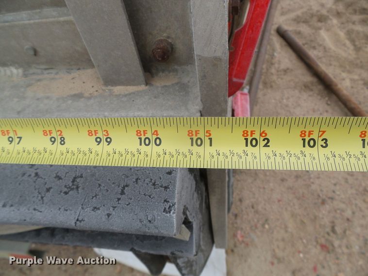 image for item DG0353 2004 Barrett livestock trailer