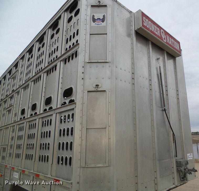 image for item DG0353 2004 Barrett livestock trailer