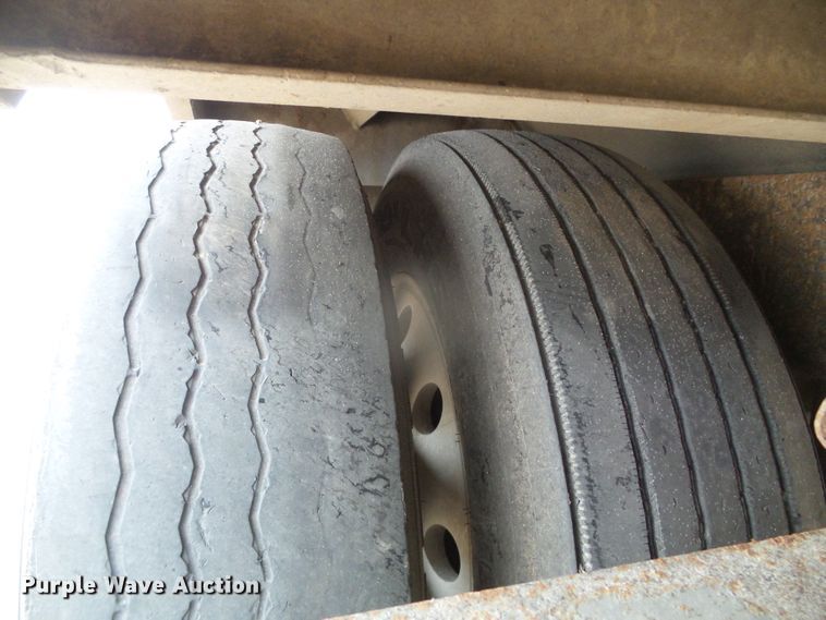 image for item DG0353 2004 Barrett livestock trailer