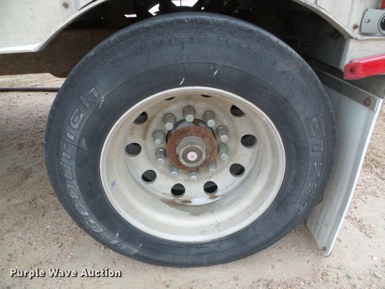 image for item DG0353 2004 Barrett livestock trailer