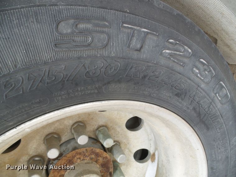 image for item DG0353 2004 Barrett livestock trailer