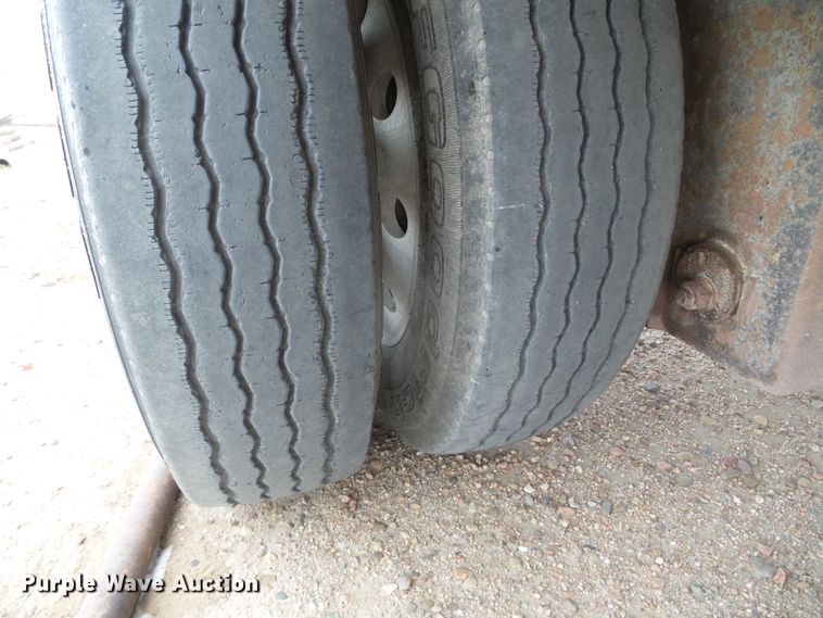 image for item DG0353 2004 Barrett livestock trailer