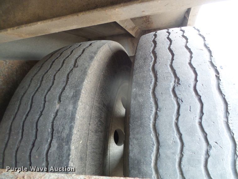 image for item DG0353 2004 Barrett livestock trailer