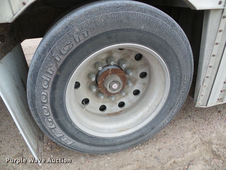 image for item DG0353 2004 Barrett livestock trailer