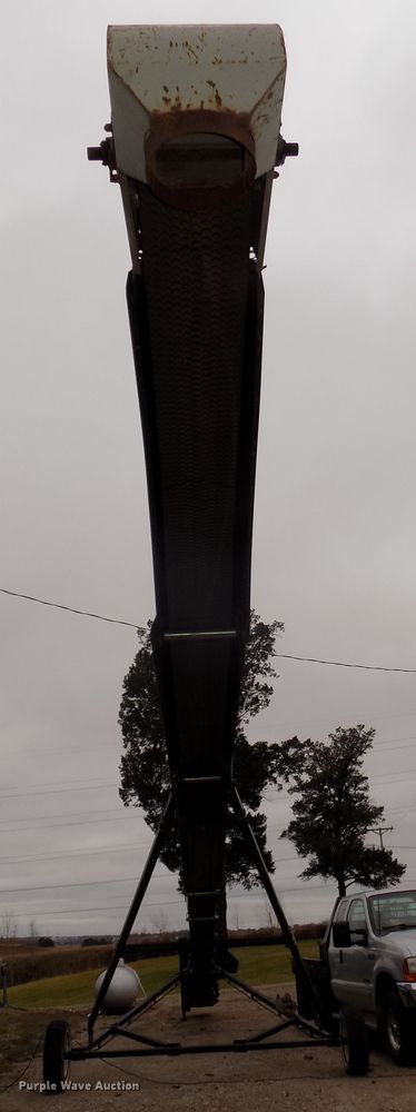 image for item DG2481 Convey All TO-1055 grain conveyor