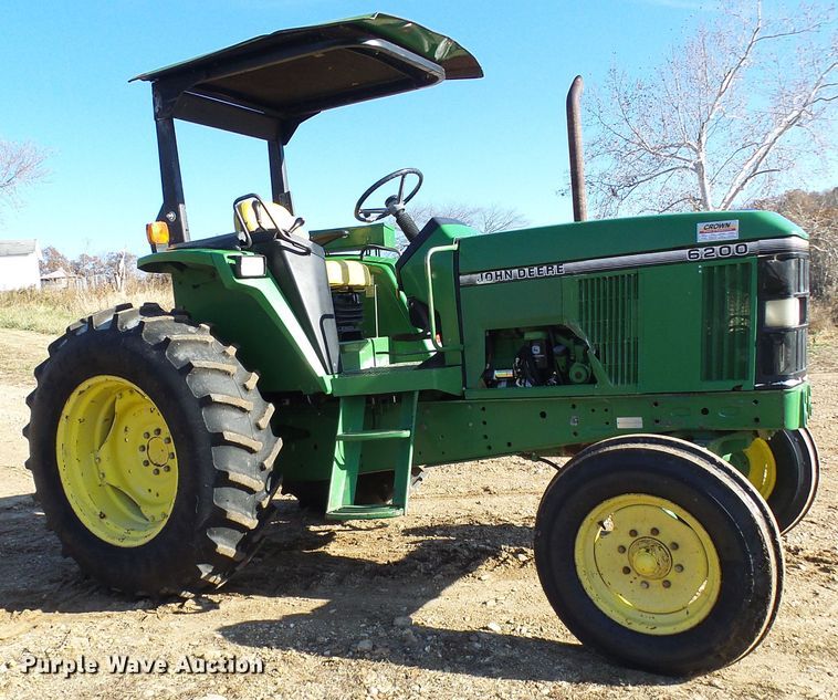 image for item DG5508 1993 John Deere 6200 tractor