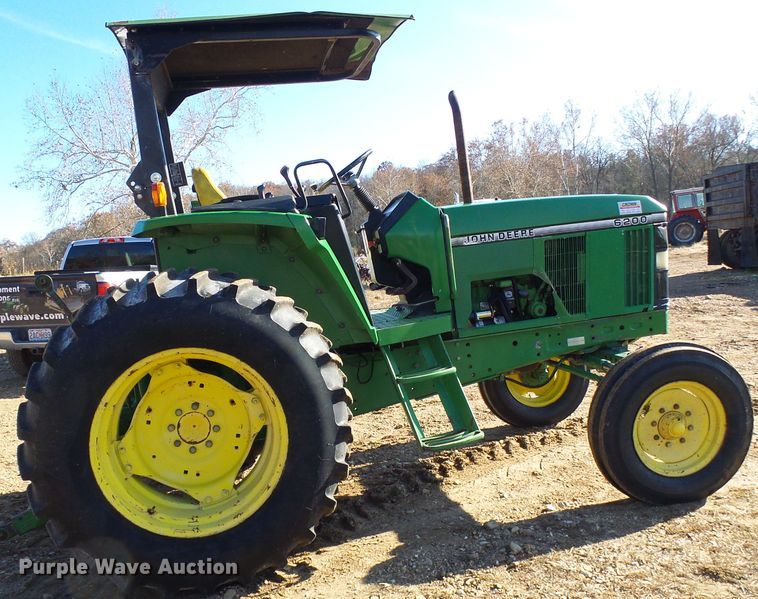 image for item DG5508 1993 John Deere 6200 tractor