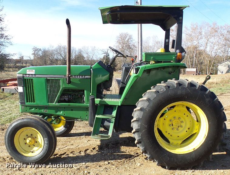 image for item DG5508 1993 John Deere 6200 tractor