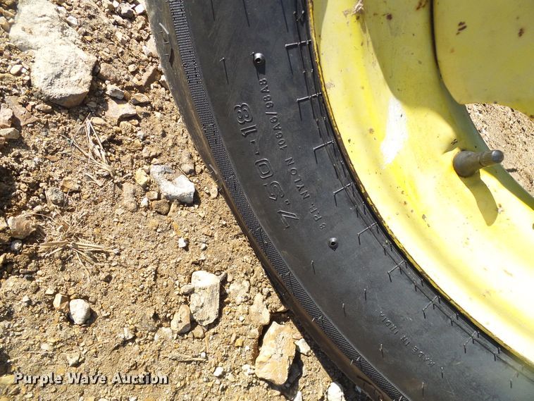 image for item DG5508 1993 John Deere 6200 tractor