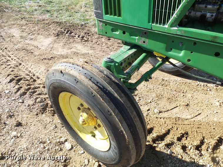 image for item DG5508 1993 John Deere 6200 tractor