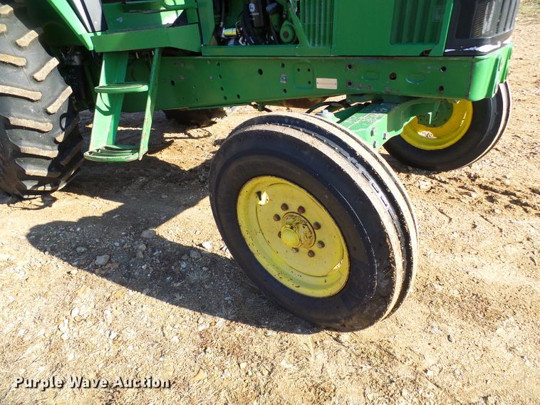 image for item DG5508 1993 John Deere 6200 tractor