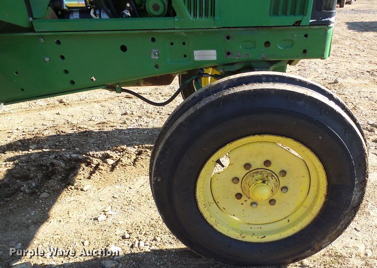 image for item DG5508 1993 John Deere 6200 tractor