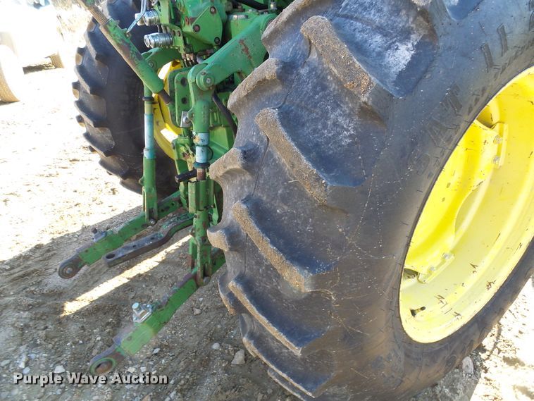 image for item DG5508 1993 John Deere 6200 tractor