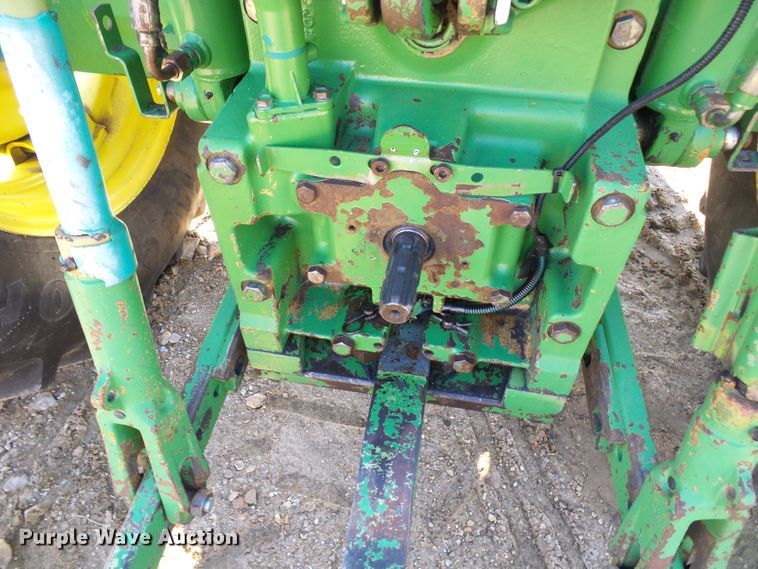 image for item DG5508 1993 John Deere 6200 tractor