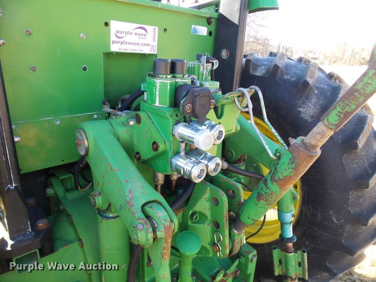 image for item DG5508 1993 John Deere 6200 tractor