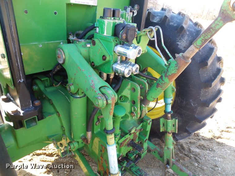 image for item DG5508 1993 John Deere 6200 tractor