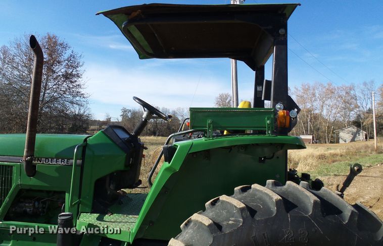 image for item DG5508 1993 John Deere 6200 tractor