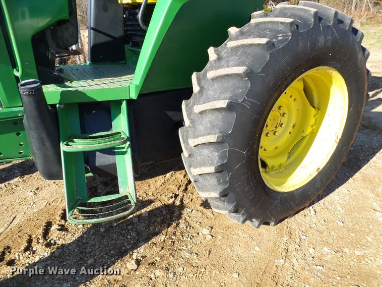 image for item DG5508 1993 John Deere 6200 tractor