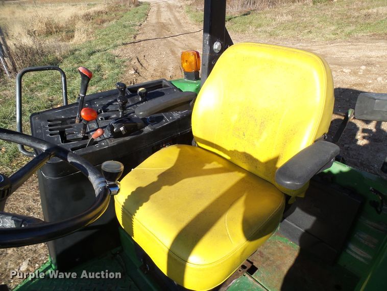 image for item DG5508 1993 John Deere 6200 tractor
