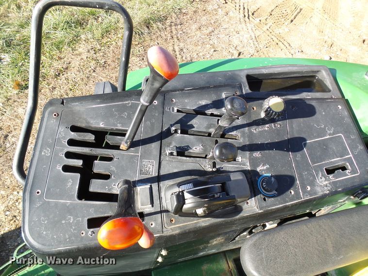 image for item DG5508 1993 John Deere 6200 tractor