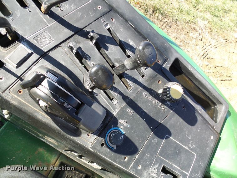 image for item DG5508 1993 John Deere 6200 tractor