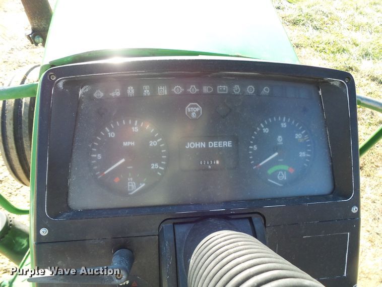 image for item DG5508 1993 John Deere 6200 tractor