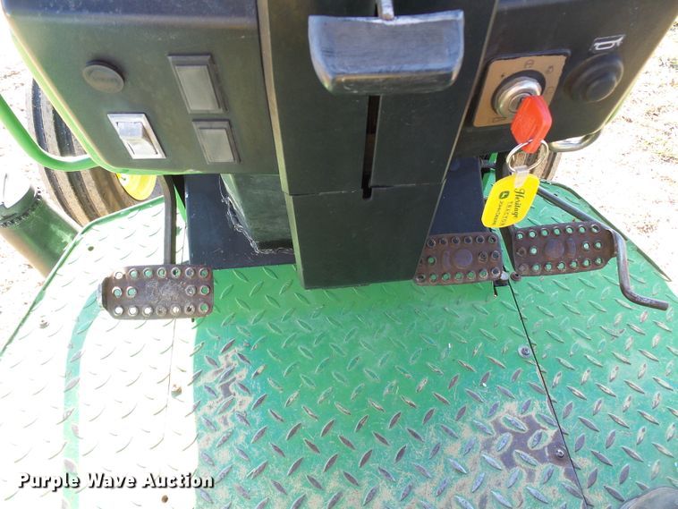 image for item DG5508 1993 John Deere 6200 tractor