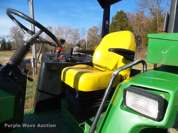 image for item DG5508 1993 John Deere 6200 tractor