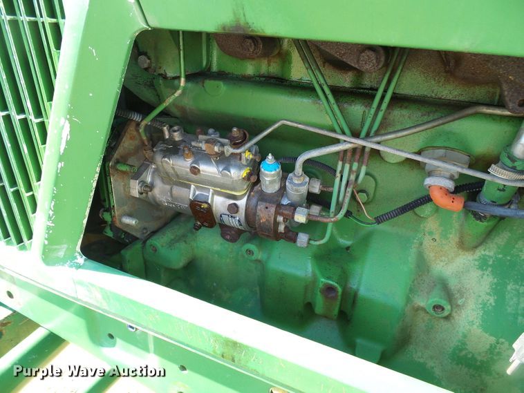 image for item DG5508 1993 John Deere 6200 tractor