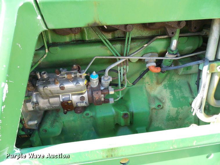 image for item DG5508 1993 John Deere 6200 tractor