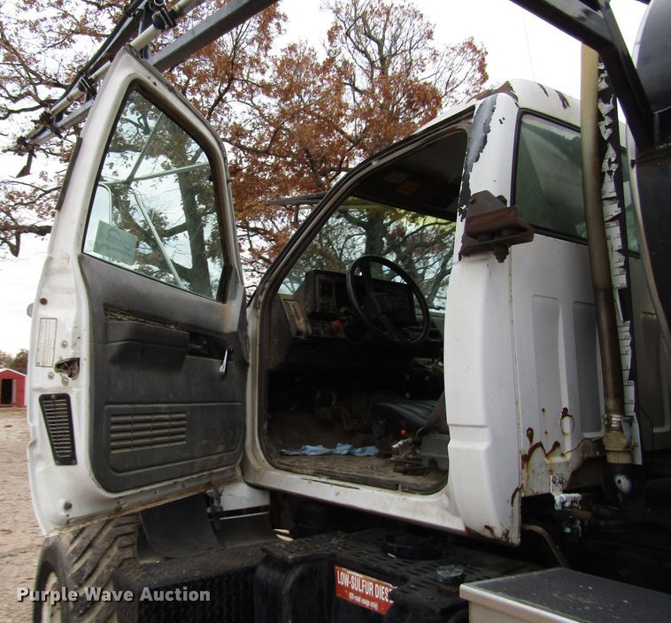 image for item DG6688 1994 Chevrolet Kodiak C6500 applicator truck