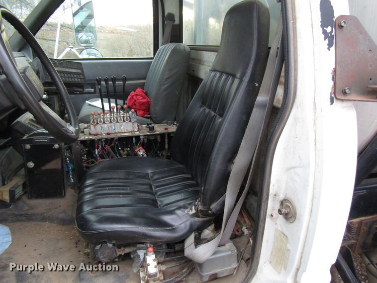 image for item DG6688 1994 Chevrolet Kodiak C6500 applicator truck