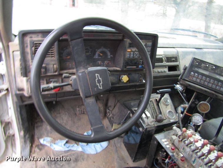 image for item DG6688 1994 Chevrolet Kodiak C6500 applicator truck