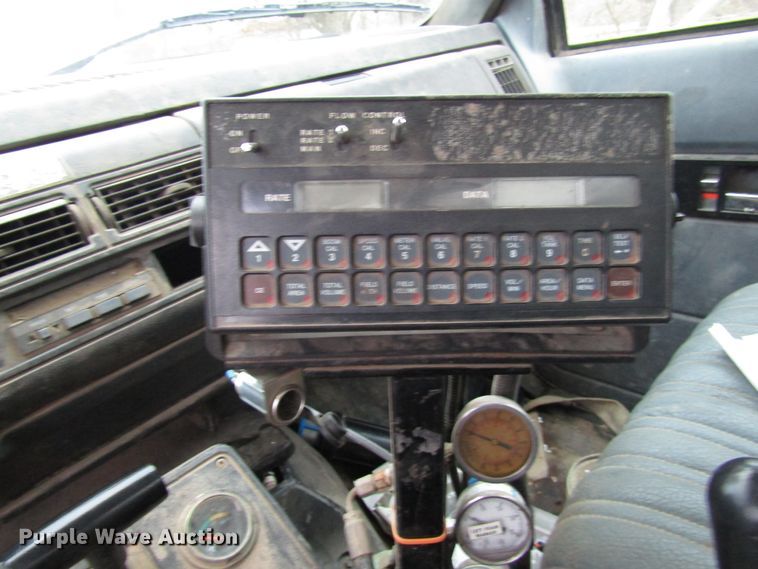 image for item DG6688 1994 Chevrolet Kodiak C6500 applicator truck