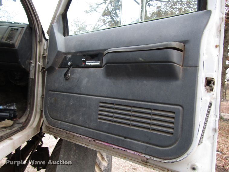 image for item DG6688 1994 Chevrolet Kodiak C6500 applicator truck