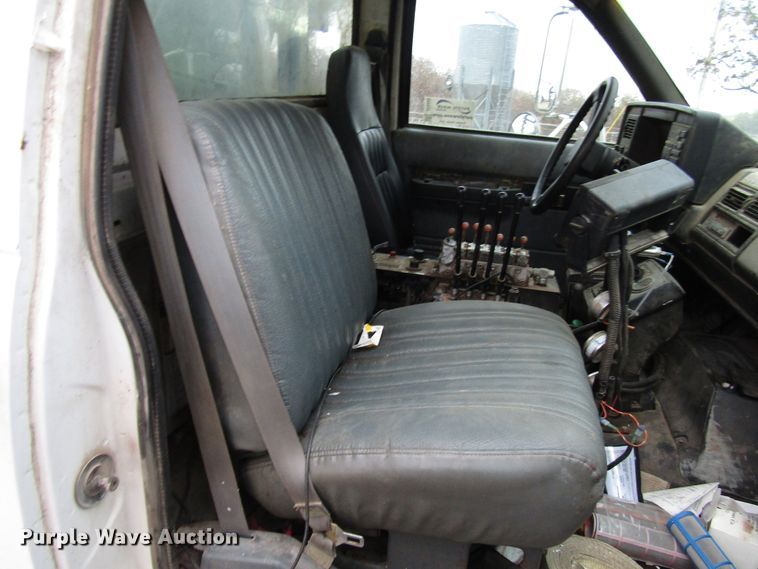 image for item DG6688 1994 Chevrolet Kodiak C6500 applicator truck