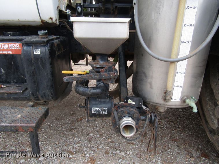 image for item DG6688 1994 Chevrolet Kodiak C6500 applicator truck