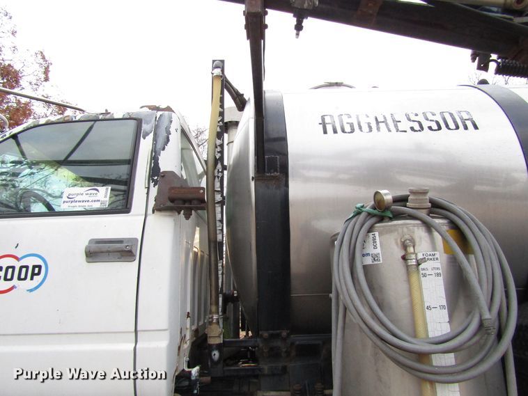 image for item DG6688 1994 Chevrolet Kodiak C6500 applicator truck