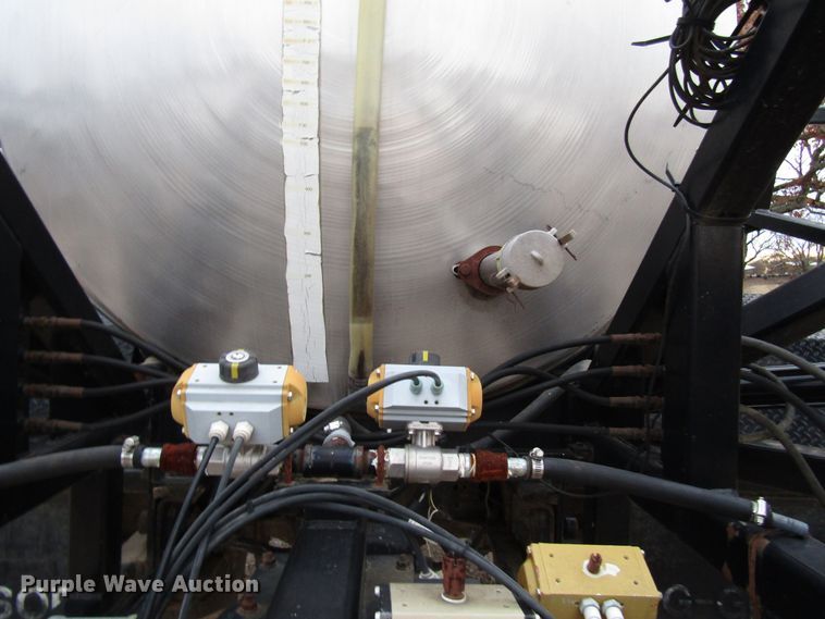 image for item DG6688 1994 Chevrolet Kodiak C6500 applicator truck