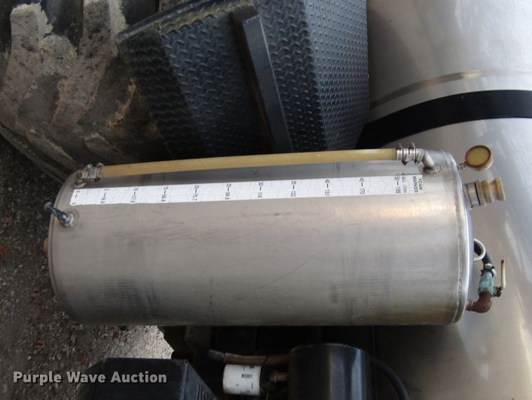 image for item DG6688 1994 Chevrolet Kodiak C6500 applicator truck