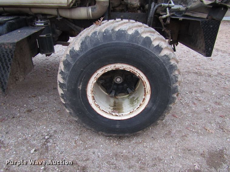 image for item DG6688 1994 Chevrolet Kodiak C6500 applicator truck