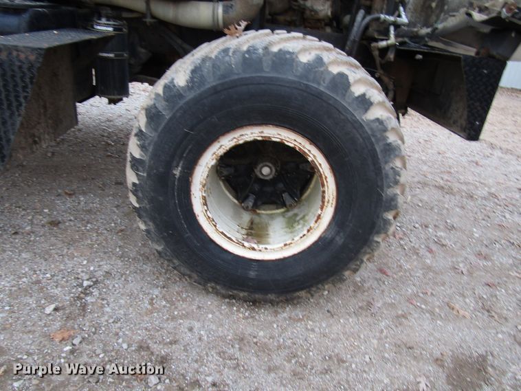 image for item DG6688 1994 Chevrolet Kodiak C6500 applicator truck