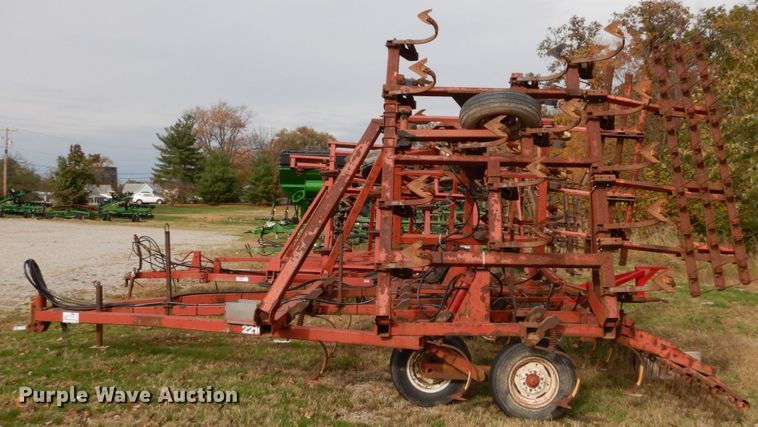 image for item DH2223 Hesston 2210 field cultivator