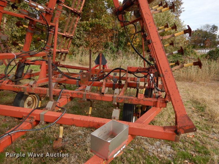 image for item DH2223 Hesston 2210 field cultivator