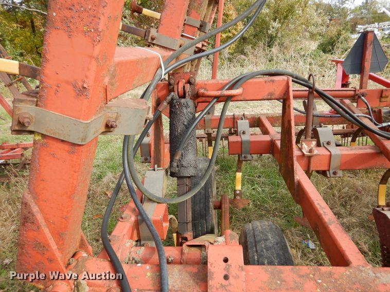 image for item DH2223 Hesston 2210 field cultivator