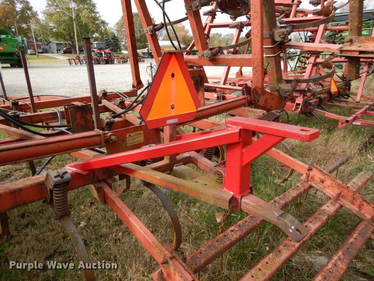 image for item DH2223 Hesston 2210 field cultivator
