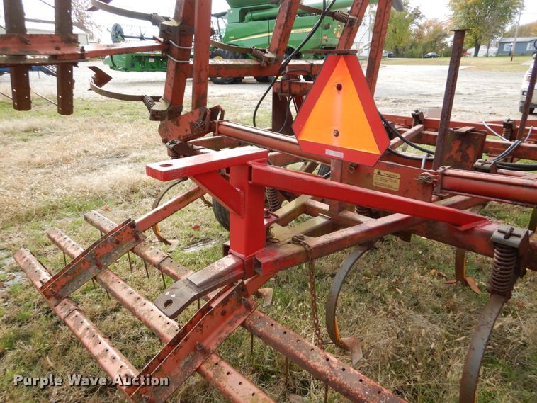 image for item DH2223 Hesston 2210 field cultivator