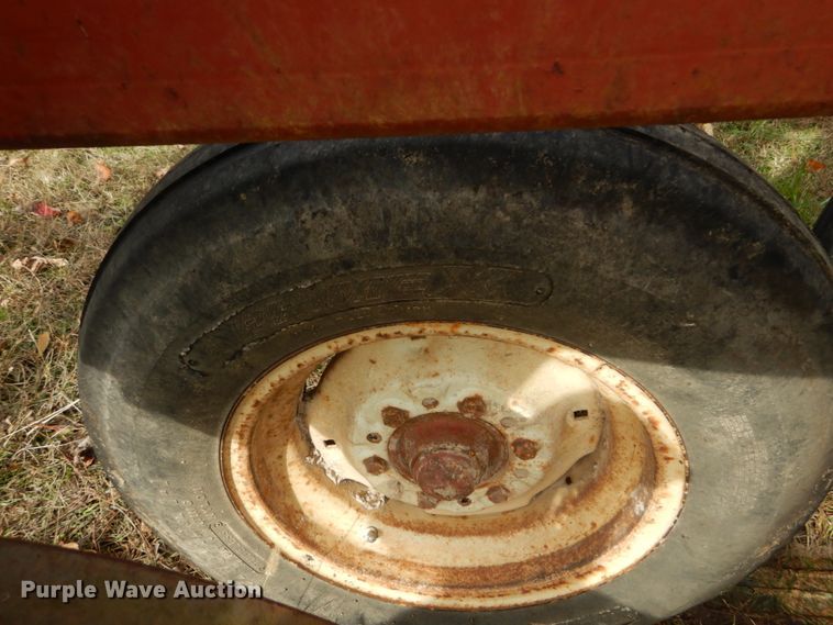 image for item DH2223 Hesston 2210 field cultivator