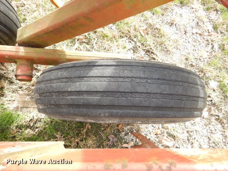 image for item DH2223 Hesston 2210 field cultivator